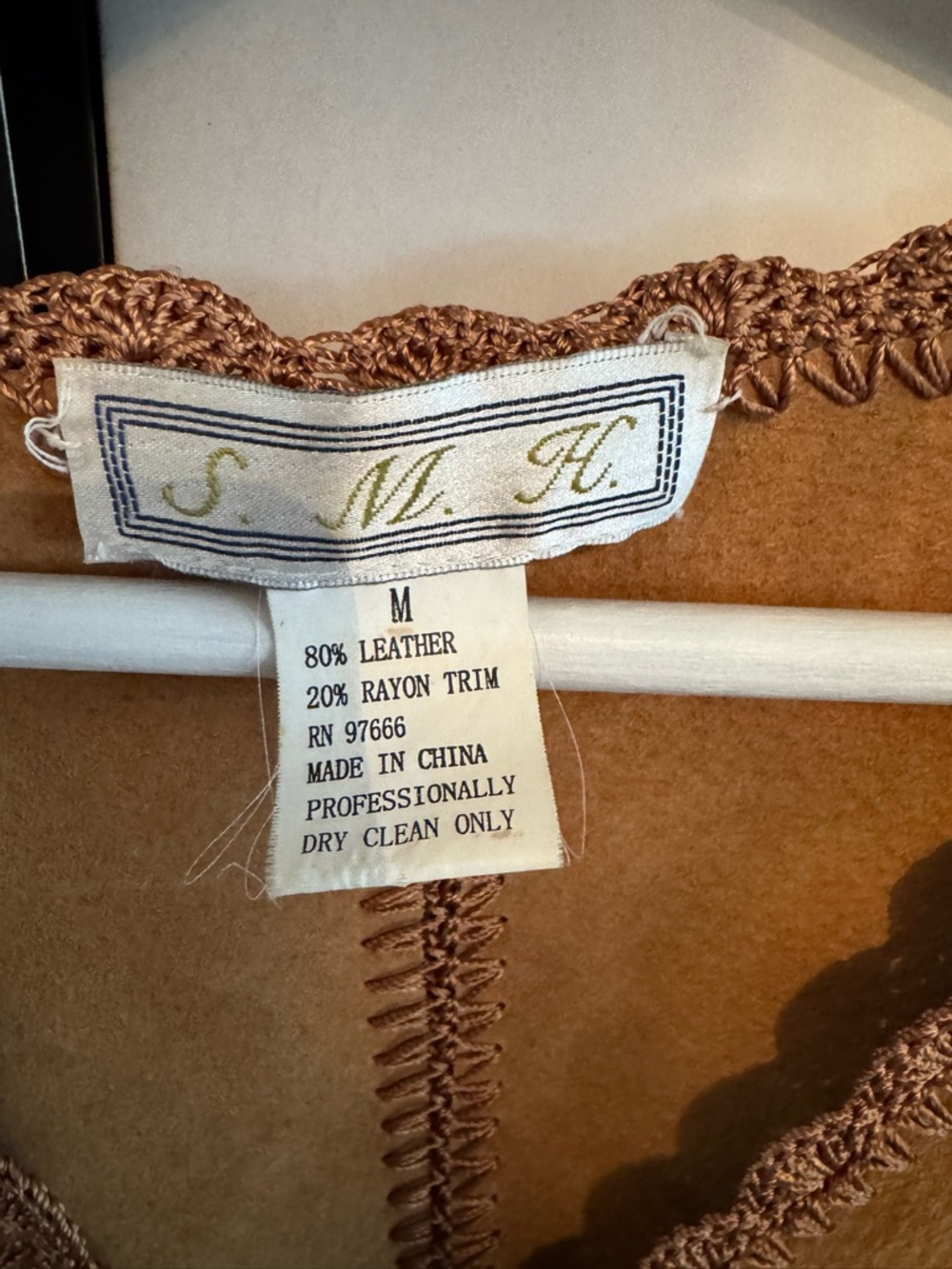 Brown Crochet-Panel Suede-Look Sleeveless Vest - Picture 5 of 5
